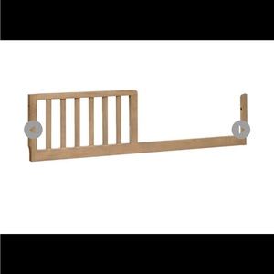 DaVinci Toddler Bed Conversion Kit hazelnut 

New in box